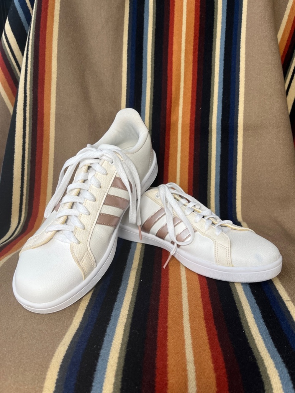 adidas Women’s Cloudfoam Leather Sneakers Metallic Pink White Size 10